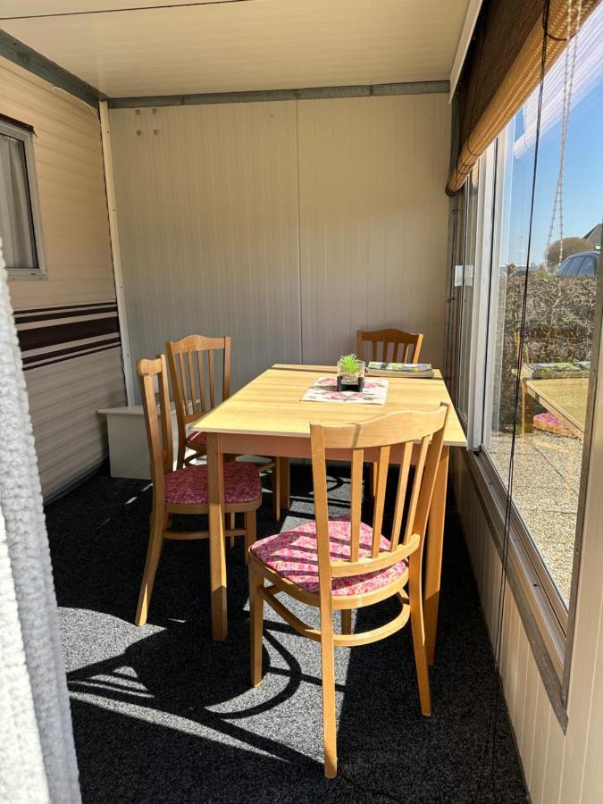 Gezellige Stacaravan Met Groot, Zonnig Terras! Belt-Schutsloot Esterno foto