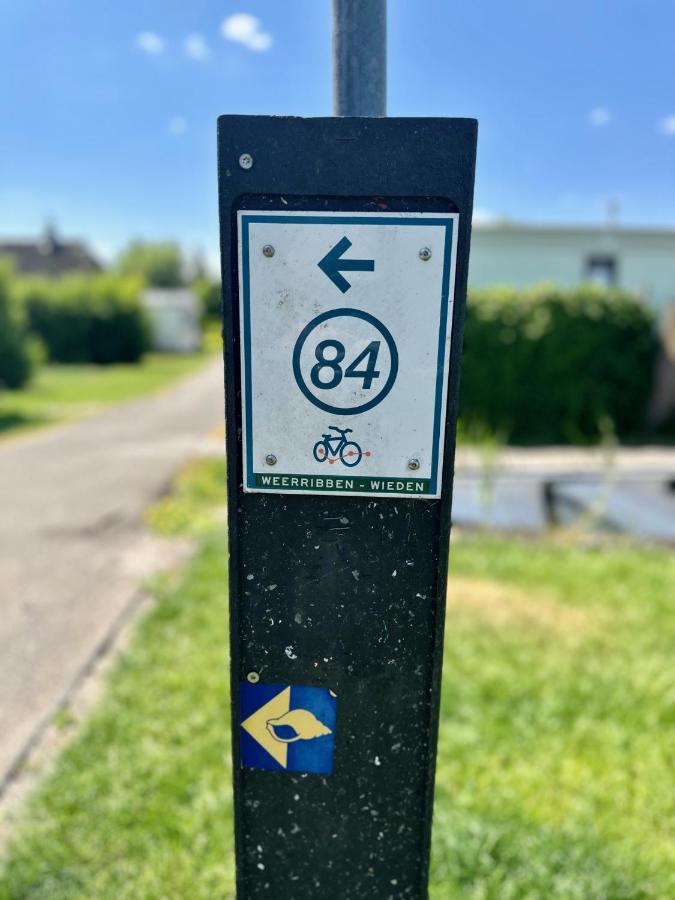Gezellige Stacaravan Met Groot, Zonnig Terras! Belt-Schutsloot Esterno foto