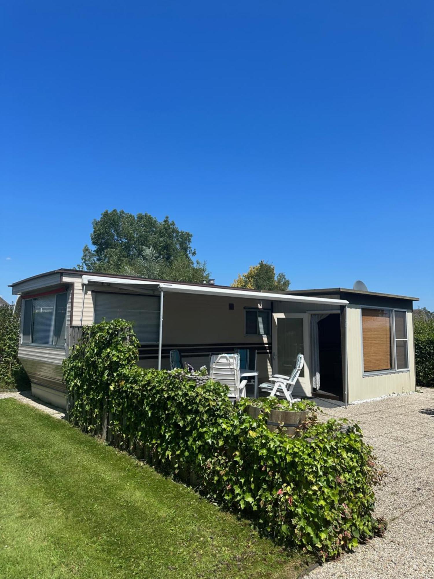Gezellige Stacaravan Met Groot, Zonnig Terras! Belt-Schutsloot Esterno foto