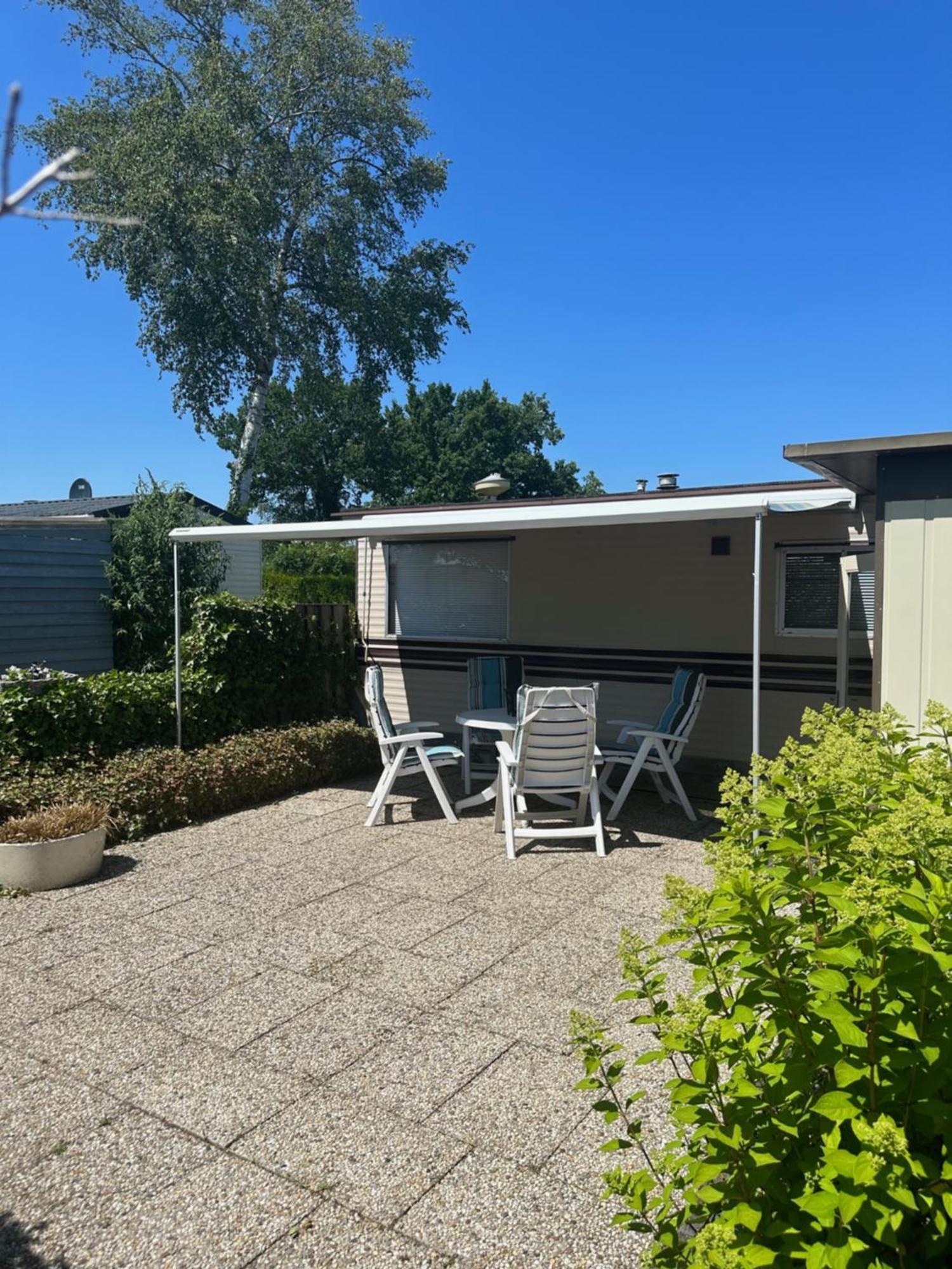 Gezellige Stacaravan Met Groot, Zonnig Terras! Belt-Schutsloot Esterno foto